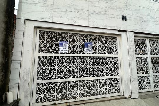 Fachada de casa para alugar com 1 quarto, 38m² em Parque Viana, Barueri