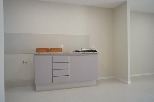 Cozinha de apartamento à venda com 1 quarto, 50m² em Passo D’areia, Porto Alegre