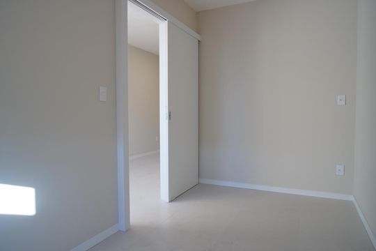 Quarto  de apartamento à venda com 1 quarto, 50m² em Passo D’areia, Porto Alegre