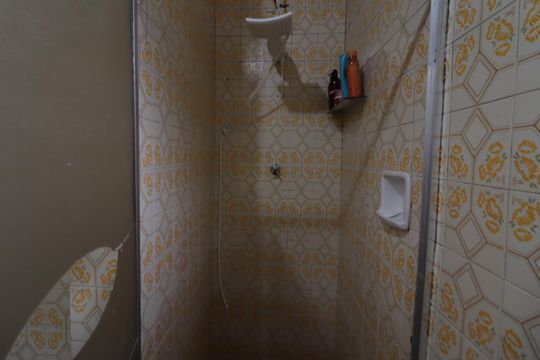 Banheiro de casa à venda com 3 quartos, 380m² em Iapi, Osasco