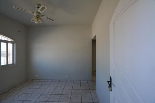 Casa para alugar com 4 quartos, 250m² em Jardim São Jorge, São Paulo