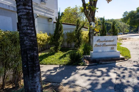 Fachada do condomínio de apartamento para alugar com 2 quartos, 44m² em Campo Grande, Rio de Janeiro