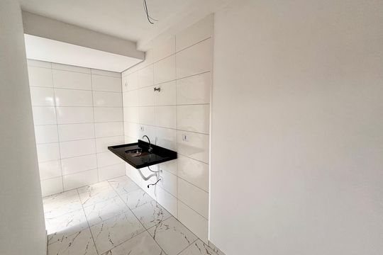 Cozinha de apartamento à venda com 2 quartos, 37m² em Vila Guilhermina, São Paulo