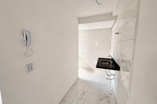 Cozinha de apartamento à venda com 2 quartos, 37m² em Vila Guilhermina, São Paulo