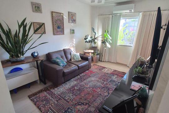 Sala 1 de casa à venda com 3 quartos, 240m² em Jardim Atlatico, Goiânia