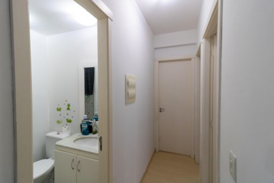 Corredor de apartamento à venda com 3 quartos, 85m² em Santo Antônio, Porto Alegre