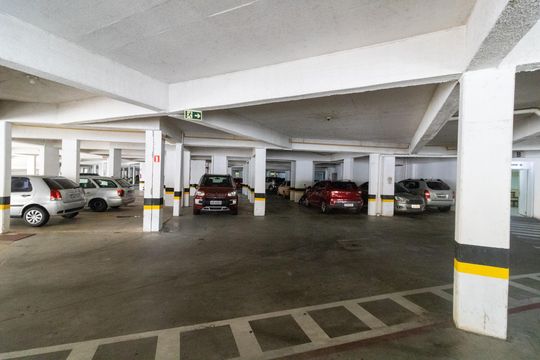 Garagem de apartamento à venda com 3 quartos, 85m² em Santo Antônio, Porto Alegre