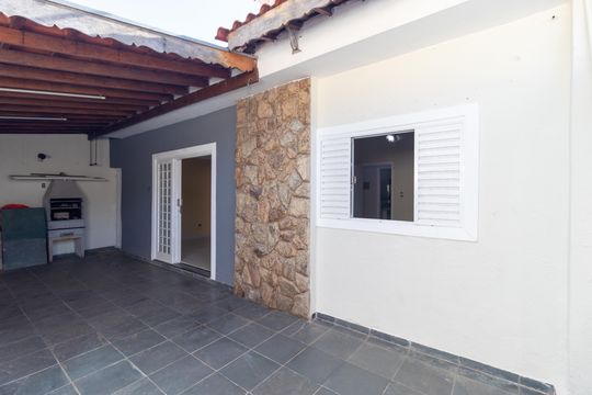 Garagem de casa à venda com 3 quartos, 140m² em Vila Castelo Branco, Campinas