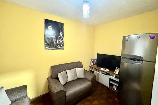 Sala de casa à venda com 6 quartos, 210m² em Cidade Líder, São Paulo