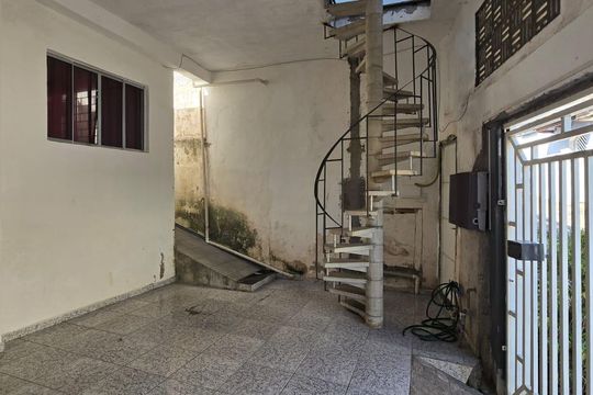Garagem de casa à venda com 1 quarto, 140m² em Jardim do Papai, Guarulhos