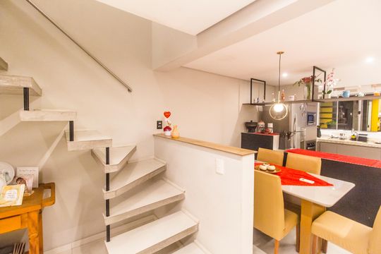 Sala  de casa à venda com 2 quartos, 150m² em Parque Viana, Barueri