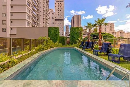 Piscina de apartamento à venda com 1 quarto, 32m² em Campo Belo, São Paulo