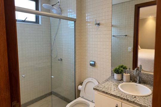 Banheiro de apartamento à venda com 3 quartos, 211m² em Estoril, Belo Horizonte