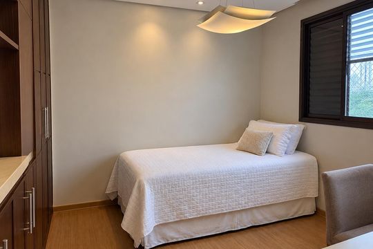 Quarto de apartamento à venda com 3 quartos, 211m² em Estoril, Belo Horizonte