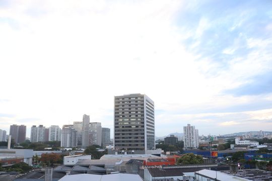 Vista da Sala de apartamento para alugar com 1 quarto, 27m² em Parque Industrial Tomas Edson, São Paulo