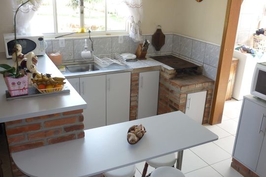 Cozinha de casa de condomínio para alugar com 4 quartos, 263m² em Águas claras, Viamão