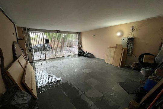 Garagem de casa à venda com 4 quartos, 202m² em Parque Jabaquara, São Paulo