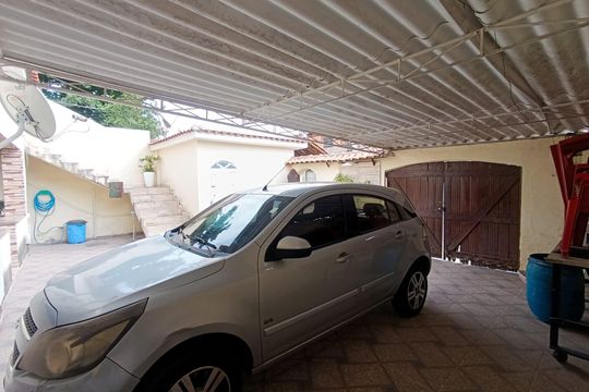 Garagem de casa para alugar com 3 quartos, 95m² em Andrade Araujo, Belford Roxo