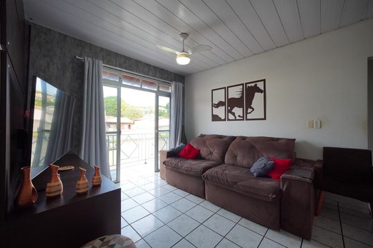 Sala de casa para alugar com 2 quartos, 130m² em Balneario, Florianópolis