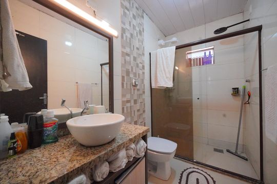 Banheiro Social de casa para alugar com 2 quartos, 130m² em Balneario, Florianópolis
