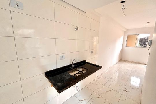 Cozinha de apartamento à venda com 2 quartos, 37m² em Vila Guilhermina, São Paulo