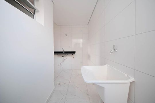 Sala/Cozinha de apartamento à venda com 2 quartos, 37m² em Vila Guilhermina, São Paulo