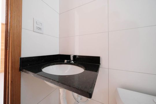 Banheiro de apartamento à venda com 2 quartos, 37m² em Vila Guilhermina, São Paulo