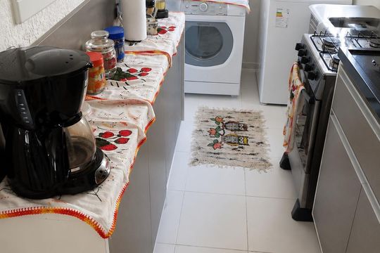 Cozinha de apartamento para alugar com 1 quarto, 49m² em Mário Quintana, Porto Alegre