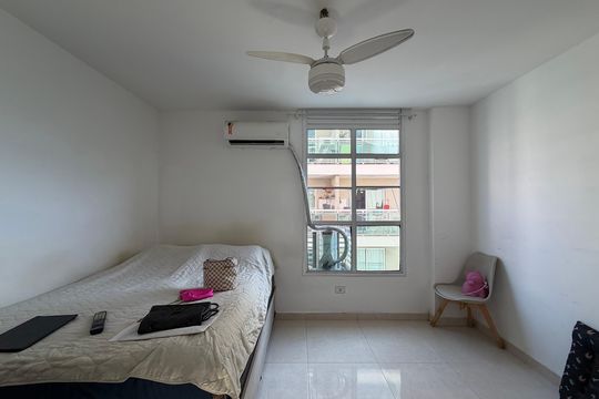 Quarto de apartamento à venda com 1 quarto, 37m² em Taquara, Rio de Janeiro