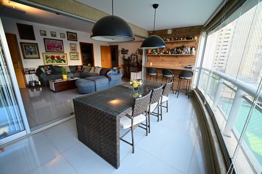 Apartamento à venda com 4 quartos, 162m² em Setor Bueno, Goiânia