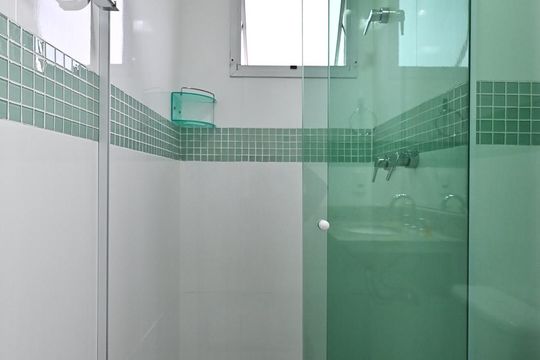 Banheiro Suíte 1 de apartamento à venda com 2 quartos, 96m² em Vila Andrade, São Paulo