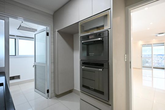 Cozinha de apartamento à venda com 2 quartos, 96m² em Vila Andrade, São Paulo