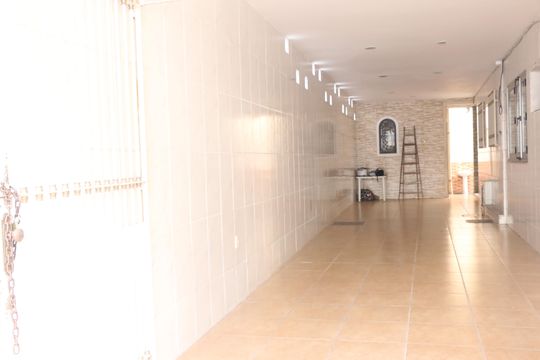 Garagem de casa para alugar com 3 quartos, 500m² em Caonze, Nova Iguaçu