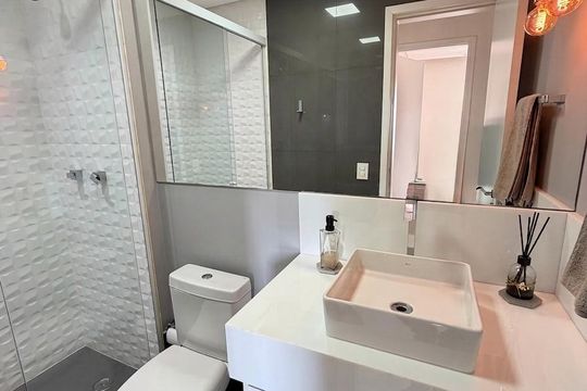 Banheiro de apartamento à venda com 2 quartos, 67m² em Santo Antônio, São Caetano do Sul