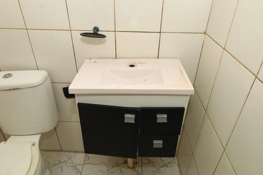Banheiro social de apartamento à venda com 2 quartos, 43m² em Colônia (zona Leste), São Paulo