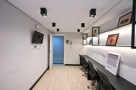 Coworking de apartamento para alugar com 2 quartos, 43m² em Jardim Tres Irmaos, Taboão da Serra