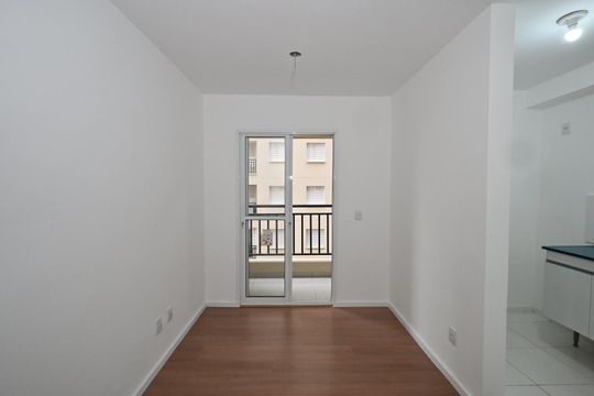 Sala de apartamento para alugar com 2 quartos, 43m² em Jardim Tres Irmaos, Taboão da Serra