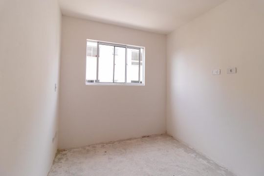 Quarto de apartamento à venda com 1 quarto, 35m² em Atuba, Curitiba