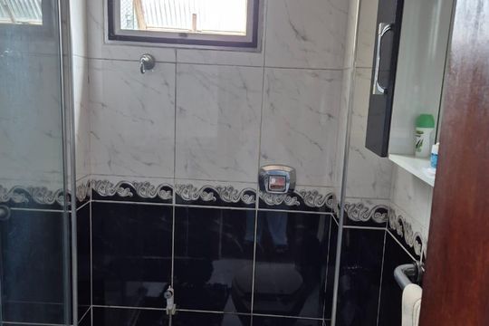 Banheiro de apartamento à venda com 2 quartos, 80m² em Vila Gumercindo, São Paulo