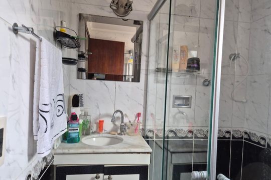 Banheiro de apartamento à venda com 2 quartos, 80m² em Vila Gumercindo, São Paulo