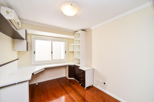 Quarto 1 de casa de condomínio para alugar com 3 quartos, 300m² em Boa Vista, Porto Alegre