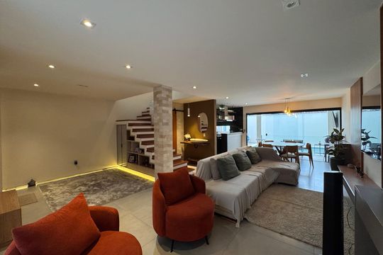 Sala de casa de condomínio à venda com 4 quartos, 160m² em Vargem Pequena, Rio de Janeiro