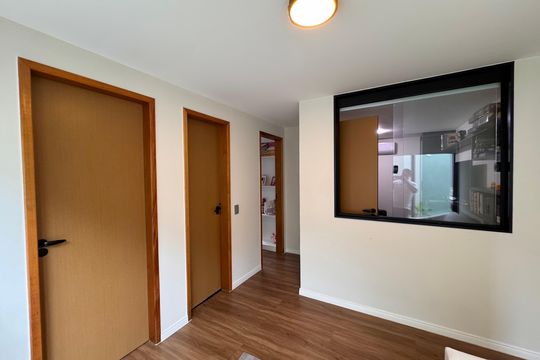Hall Íntimo de casa de condomínio à venda com 4 quartos, 160m² em Vargem Pequena, Rio de Janeiro