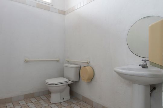 Banheiro de apartamento para alugar com 2 quartos, 119m² em Alphaville Industrial, Barueri