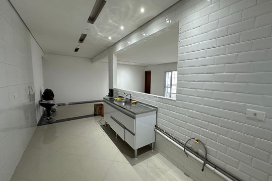 Cozinha de apartamento para alugar com 3 quartos, 257m² em Centro, São Vicente