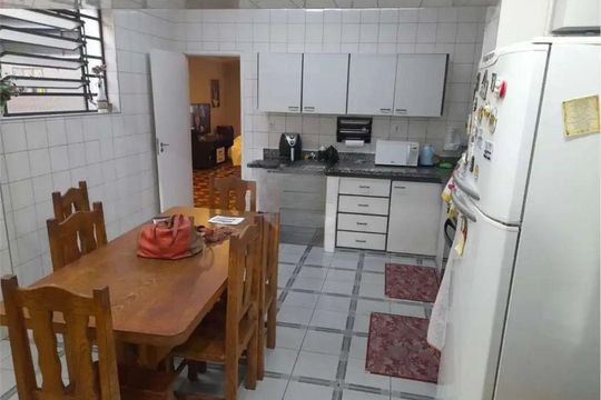 Casa à venda com 3 quartos, 177m² em Jardim Caravelas, São Paulo