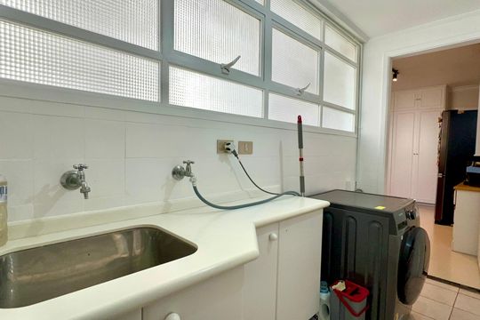 Área de Serviço de apartamento para alugar com 3 quartos, 141m² em Jardim Paulista, São Paulo