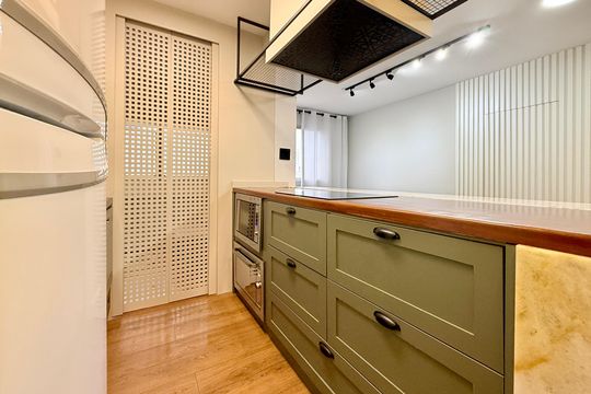 Cozinha  de apartamento para alugar com 2 quartos, 50m² em Cidade Monções, São Paulo