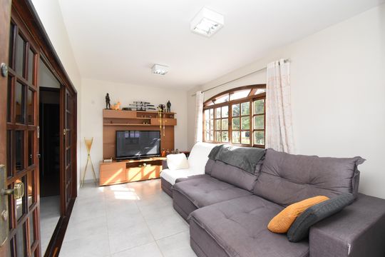 Casa à venda com 2 quartos, 600m² em Santo Inácio, Curitiba