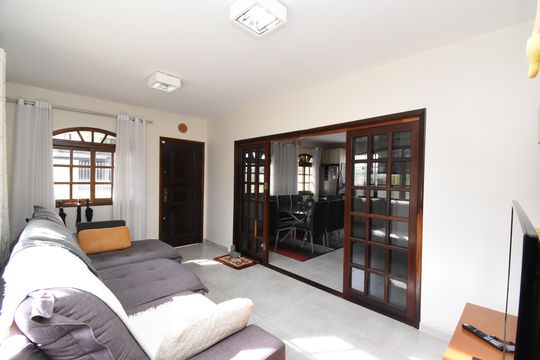 Sala de casa à venda com 2 quartos, 600m² em Santo Inácio, Curitiba